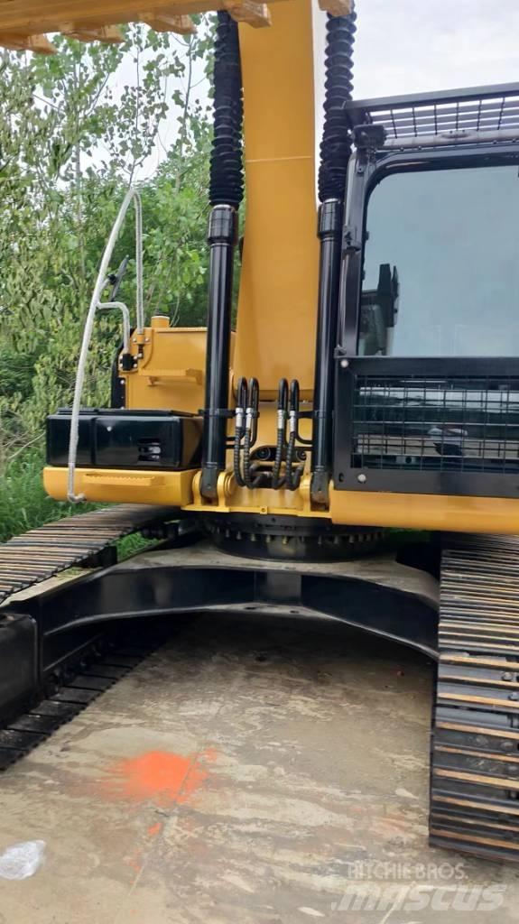 CAT 320D2 Excavatoare pe șenile
