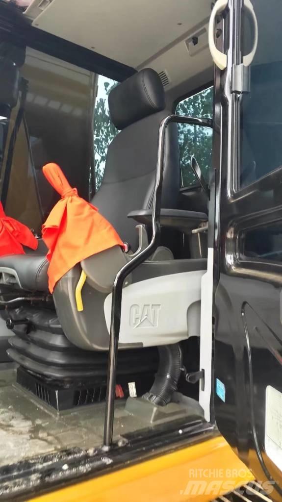 CAT 320D2 Excavatoare pe șenile
