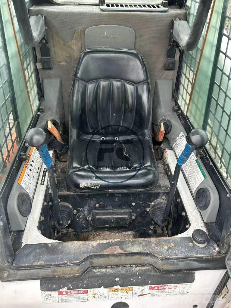 Bobcat S 330 Mini incarcator