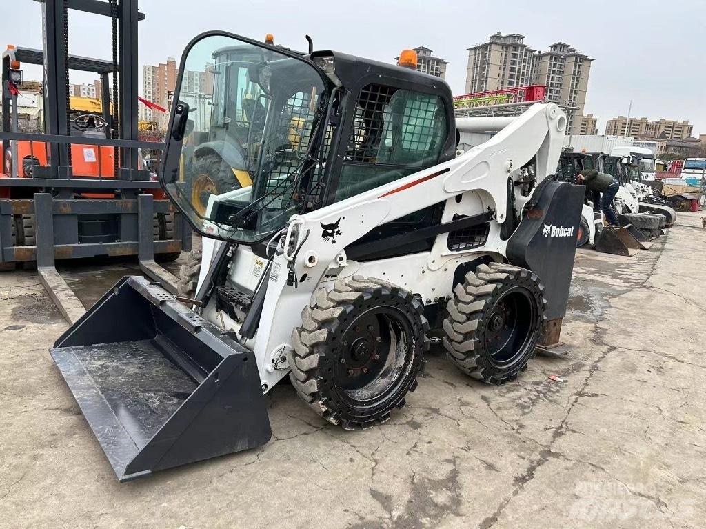 Bobcat S 750 Mini incarcator
