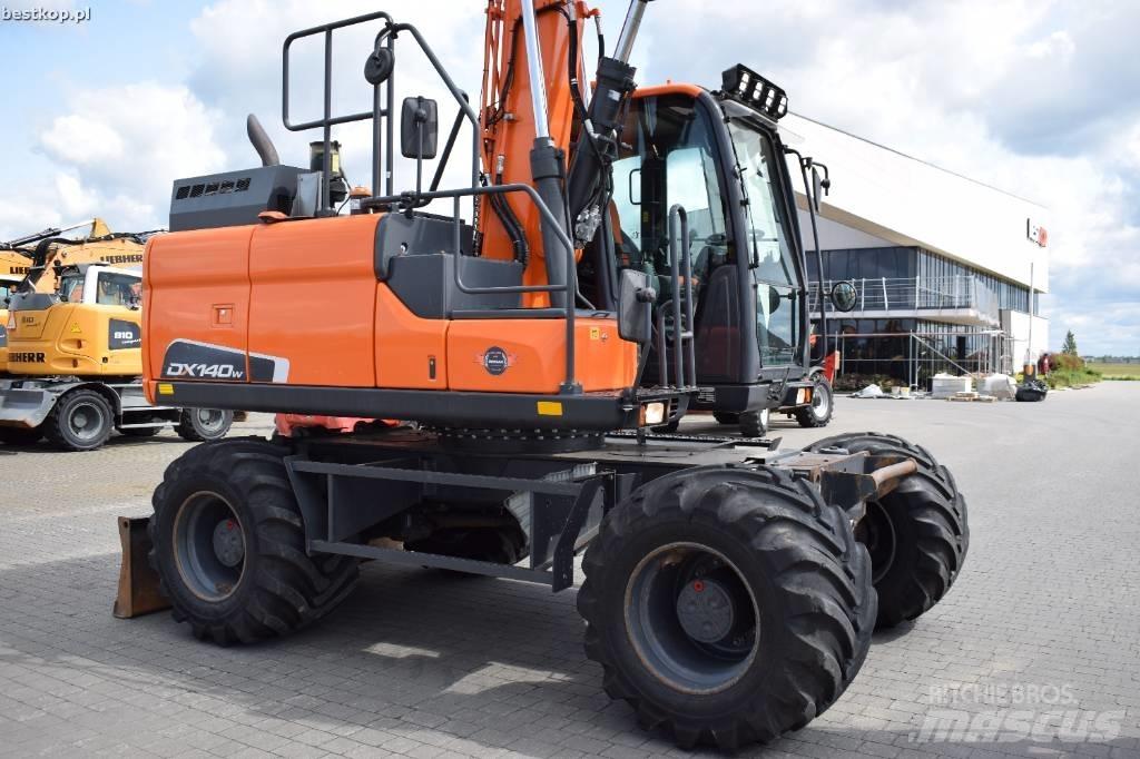 Doosan DX 140 W-5 Excavatoare cu roti