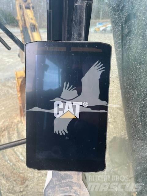 CAT 320 Excavatoare pe șenile
