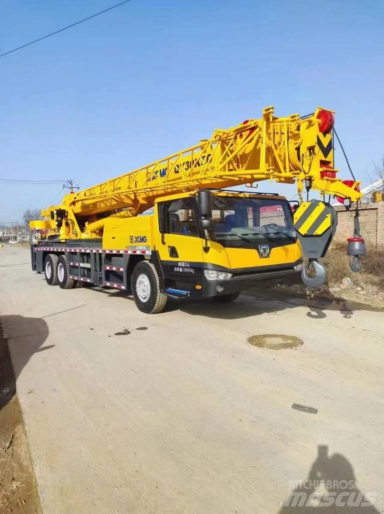 XCMG QY30T Macara pentru orice teren