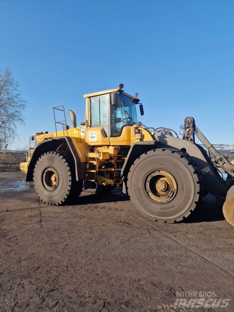 Volvo L 220 F Incarcator pe pneuri