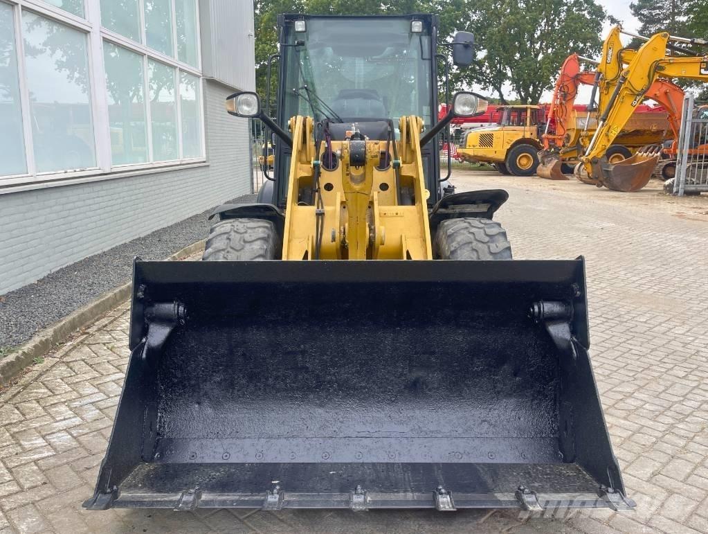 CAT 906 M   2018 Incarcator pe pneuri
