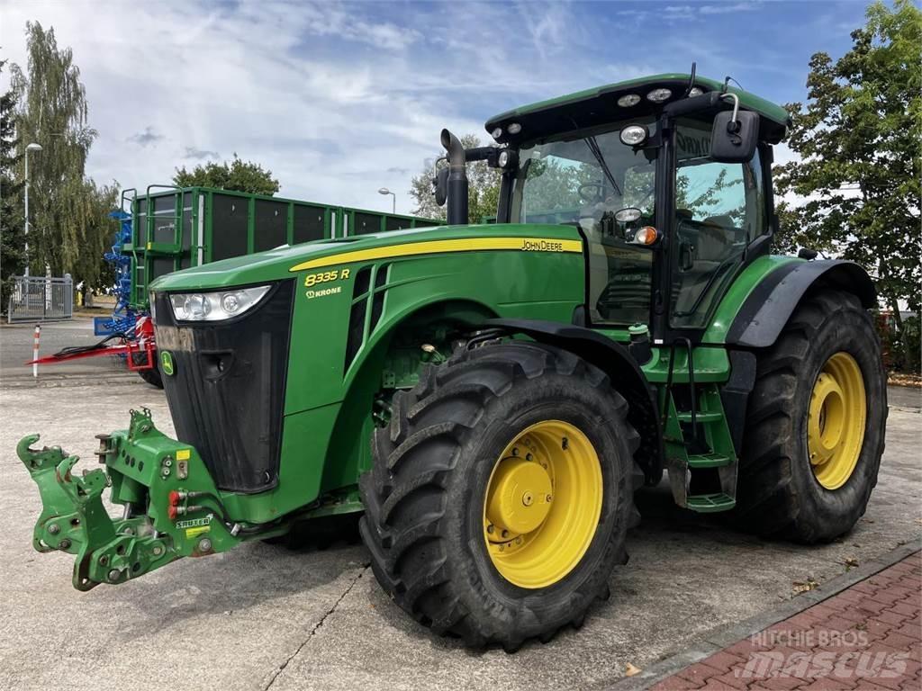 John Deere 8335R Tractoare