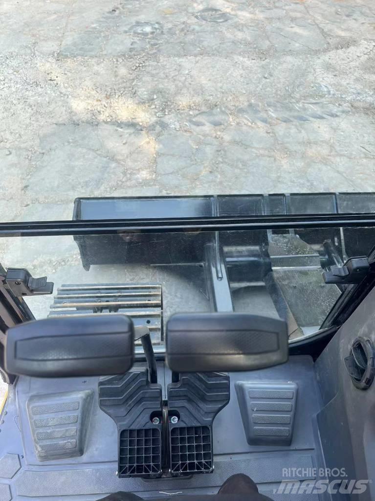 CAT 307.5 Excavatoare pe șenile
