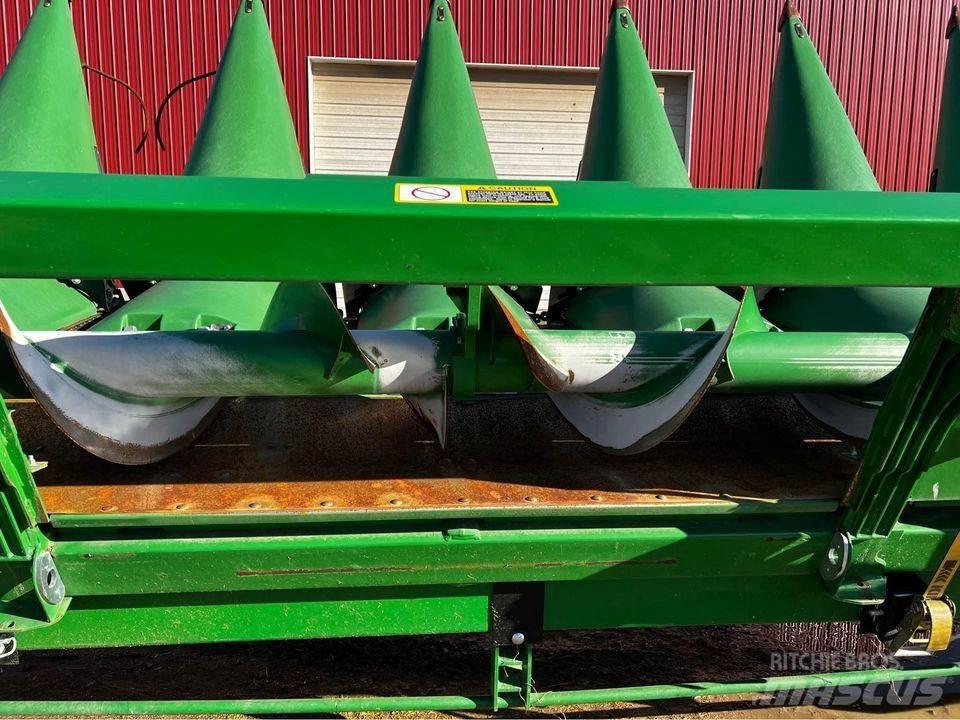 John Deere 716c Combine capete pentru culegatoare
