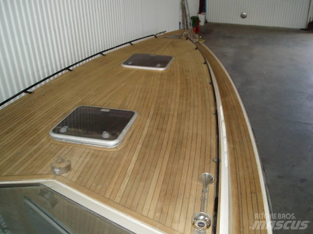 Cobra 38 FD Barje si pontoane