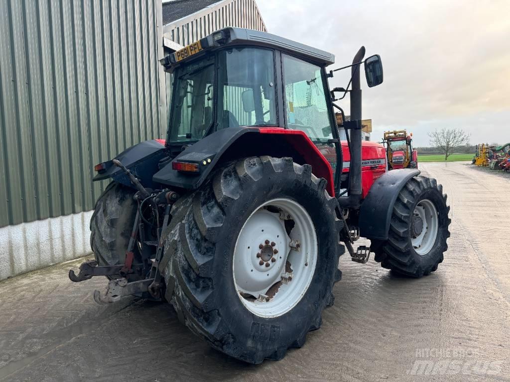 Massey Ferguson 8130 Tractoare