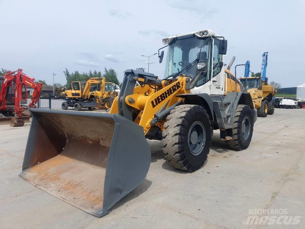 Liebherr L 524 Incarcator pe pneuri