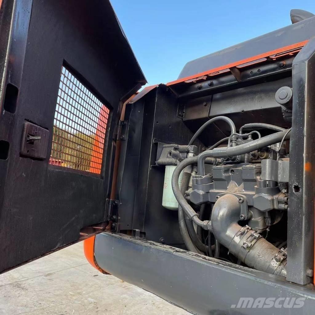 Hitachi ZX200 Excavatoare pe șenile

