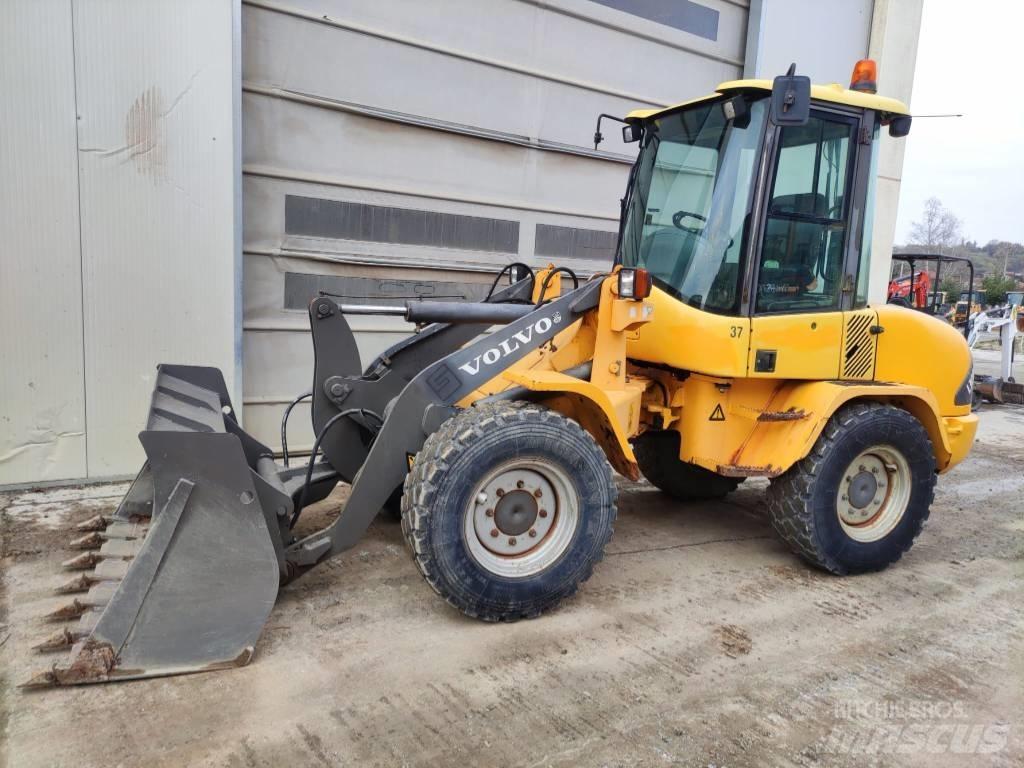 Volvo L 30 B Incarcator pe pneuri