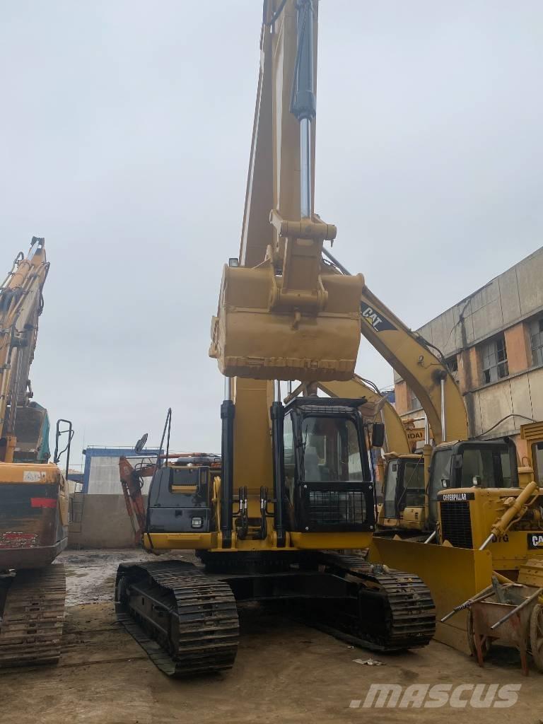CAT 330 D Excavatoare pe șenile
