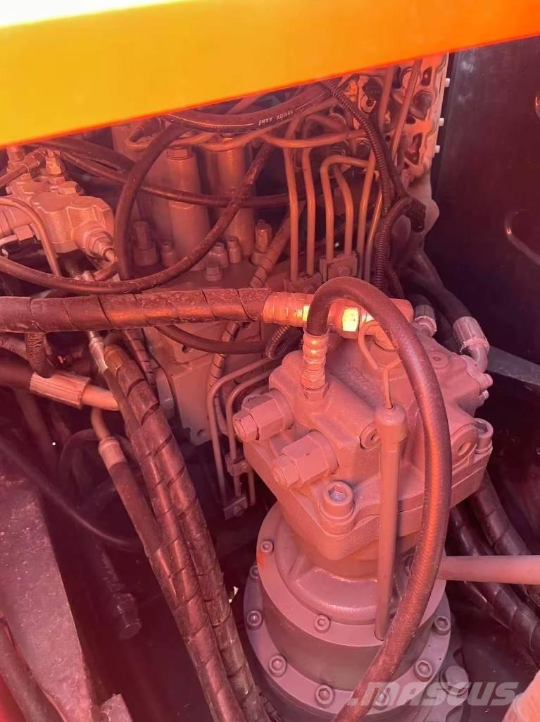 Hitachi 120 Excavatoare pe șenile
