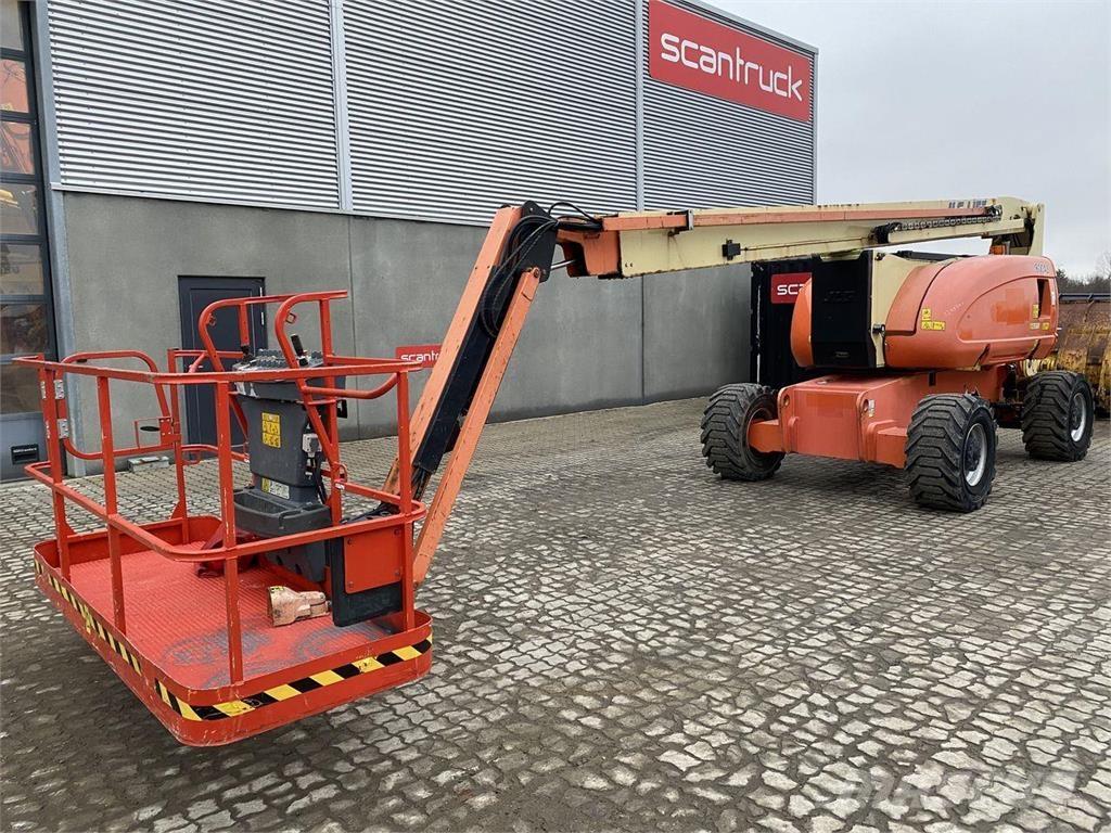 JLG 800AJ Nacele cu brat articulat