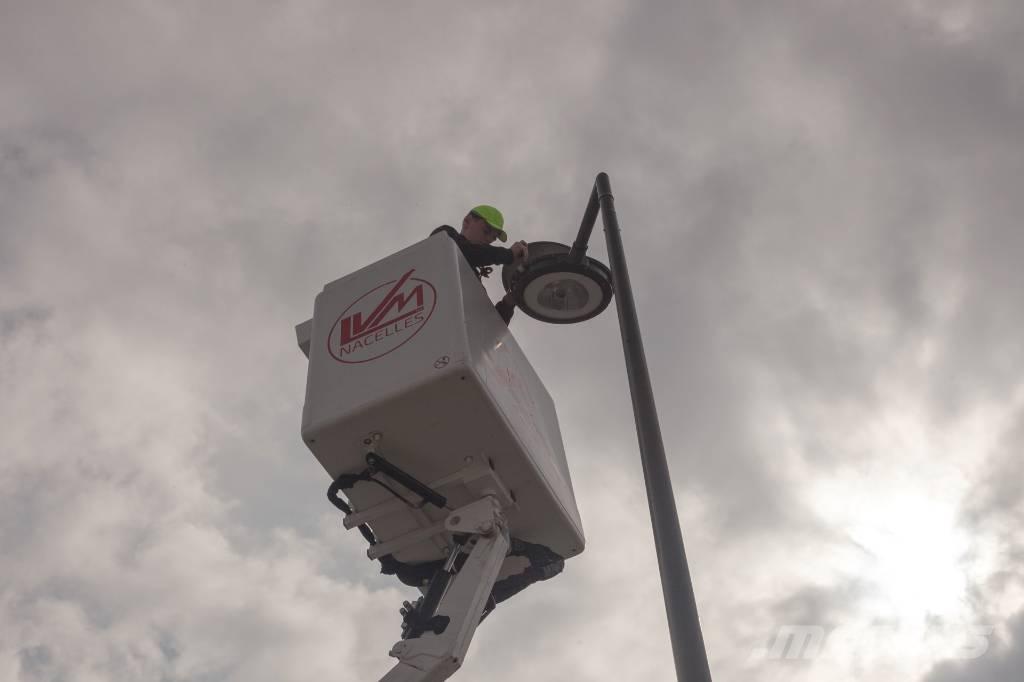 Iveco IS35SI2AA Platforme aeriene montate pe camion