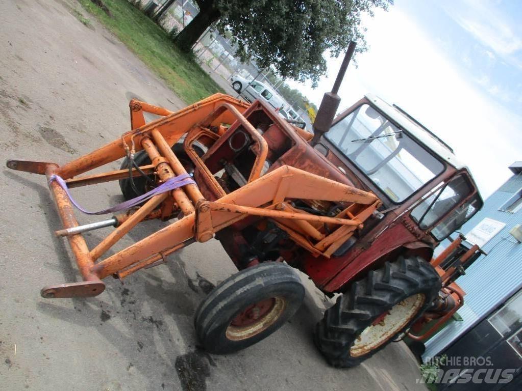 IH 523 Tractoare