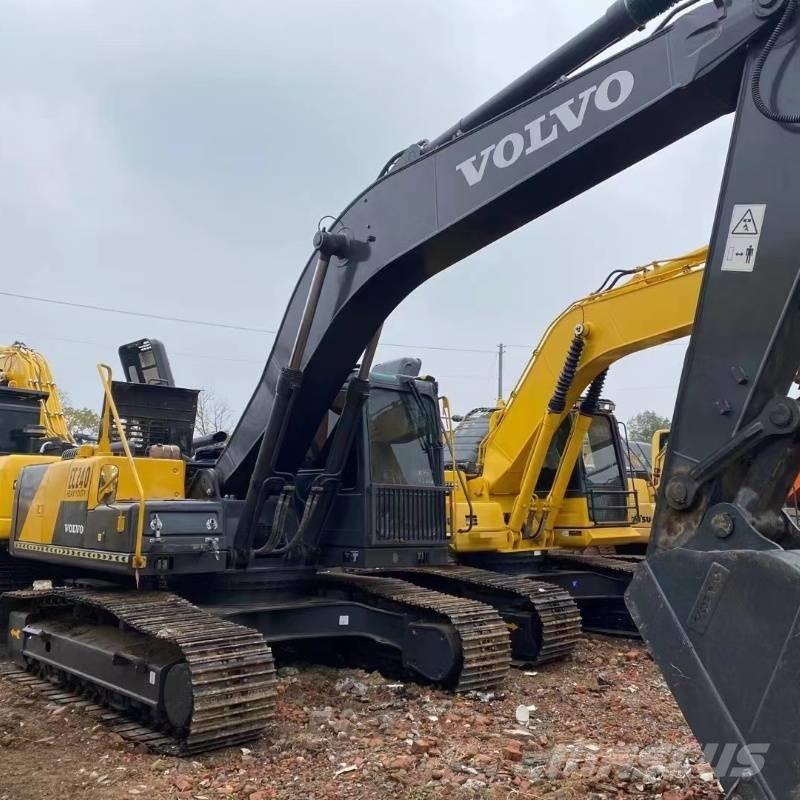 Volvo EC 240 Excavatoare pe șenile
