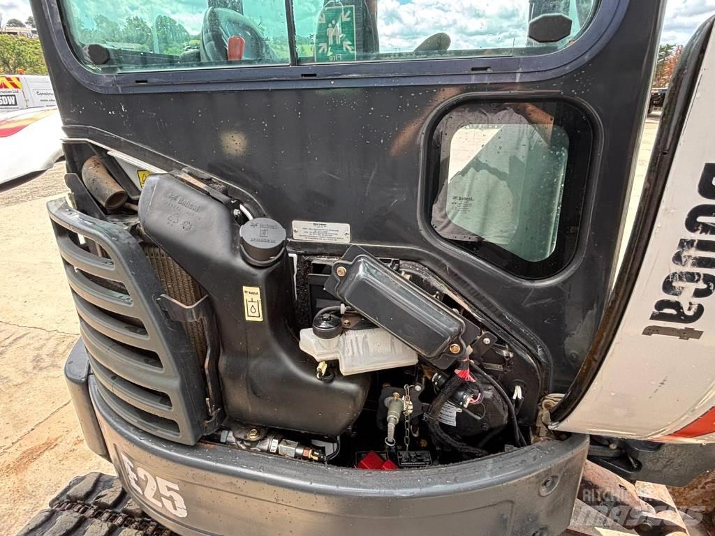 Bobcat E 25 Mini excavatoare < 7t