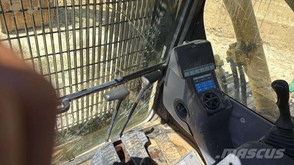 Komatsu 2012 Macarele