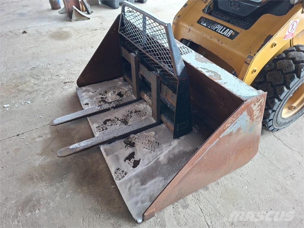 CAT 226 B3 4X4 Utilaje construcții - Altele