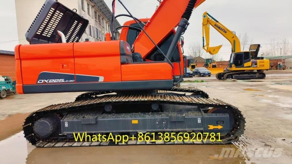 Doosan DX 225 Excavatoare pe șenile
