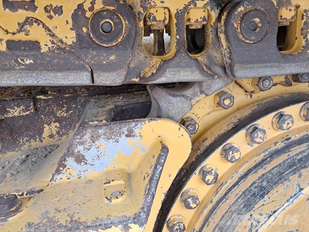 Komatsu D61PXI-24E0 Buldozere pe senile