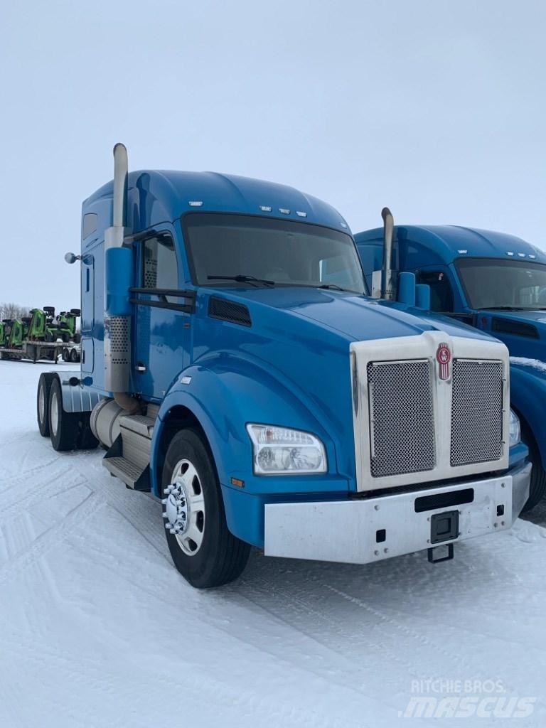 Kenworth T-880 Autotractoare