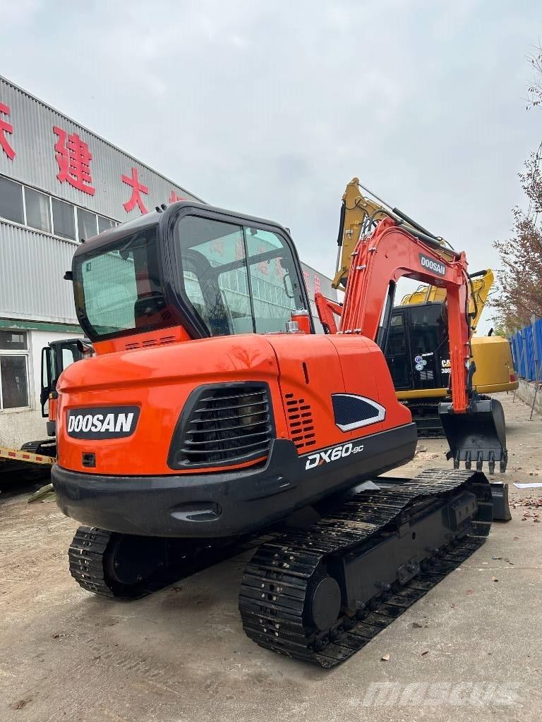 Doosan DX 60 Excavatoare pe șenile
