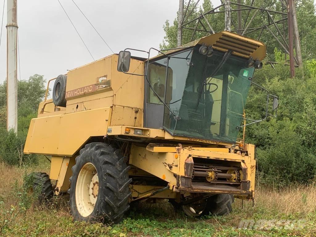 New Holland TX 32 Combine de secerat