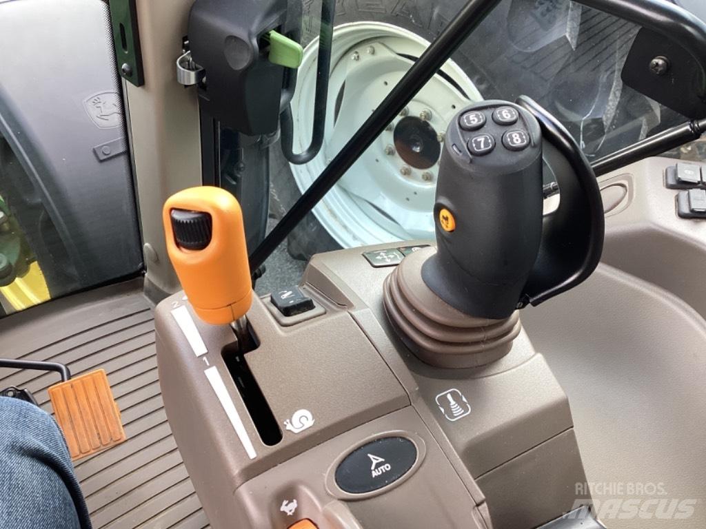 John Deere 6120M Tractoare