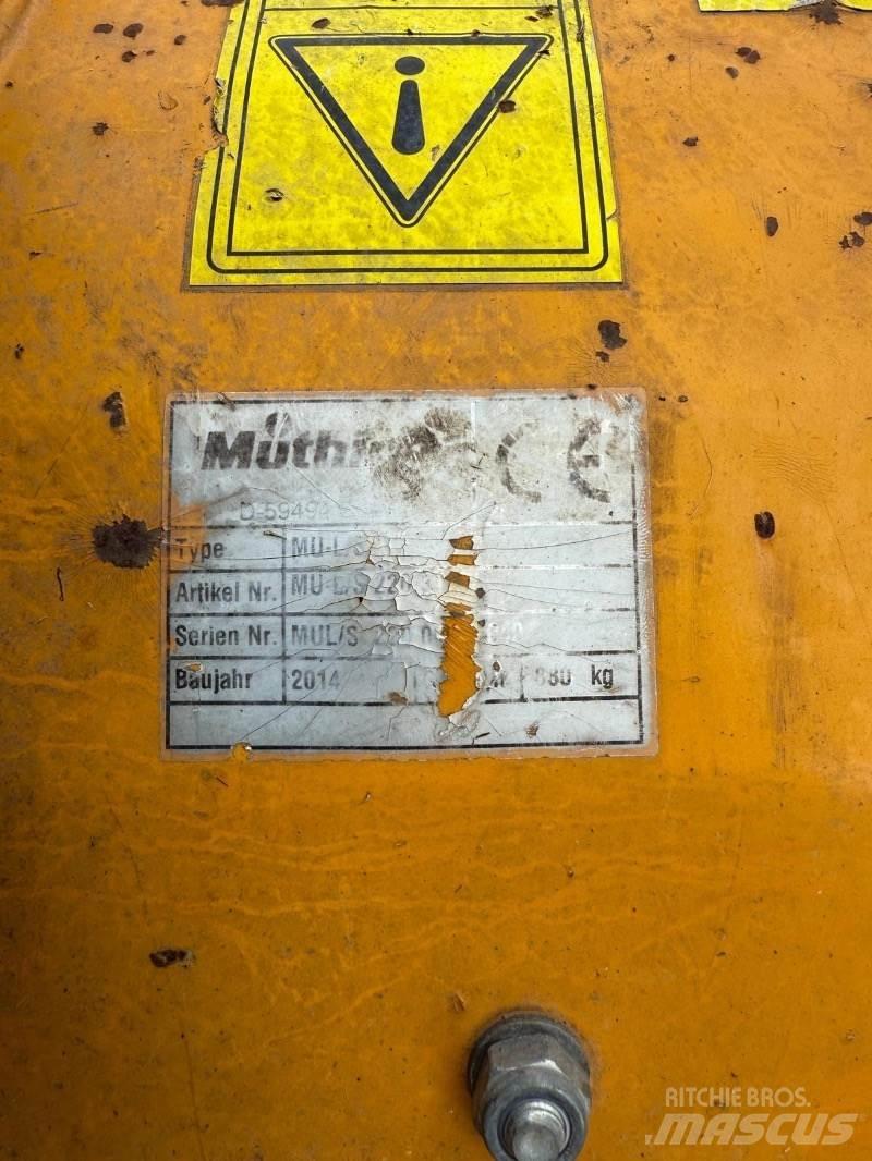 Müthing MU/L 220 Alte echipamente pentru nutret