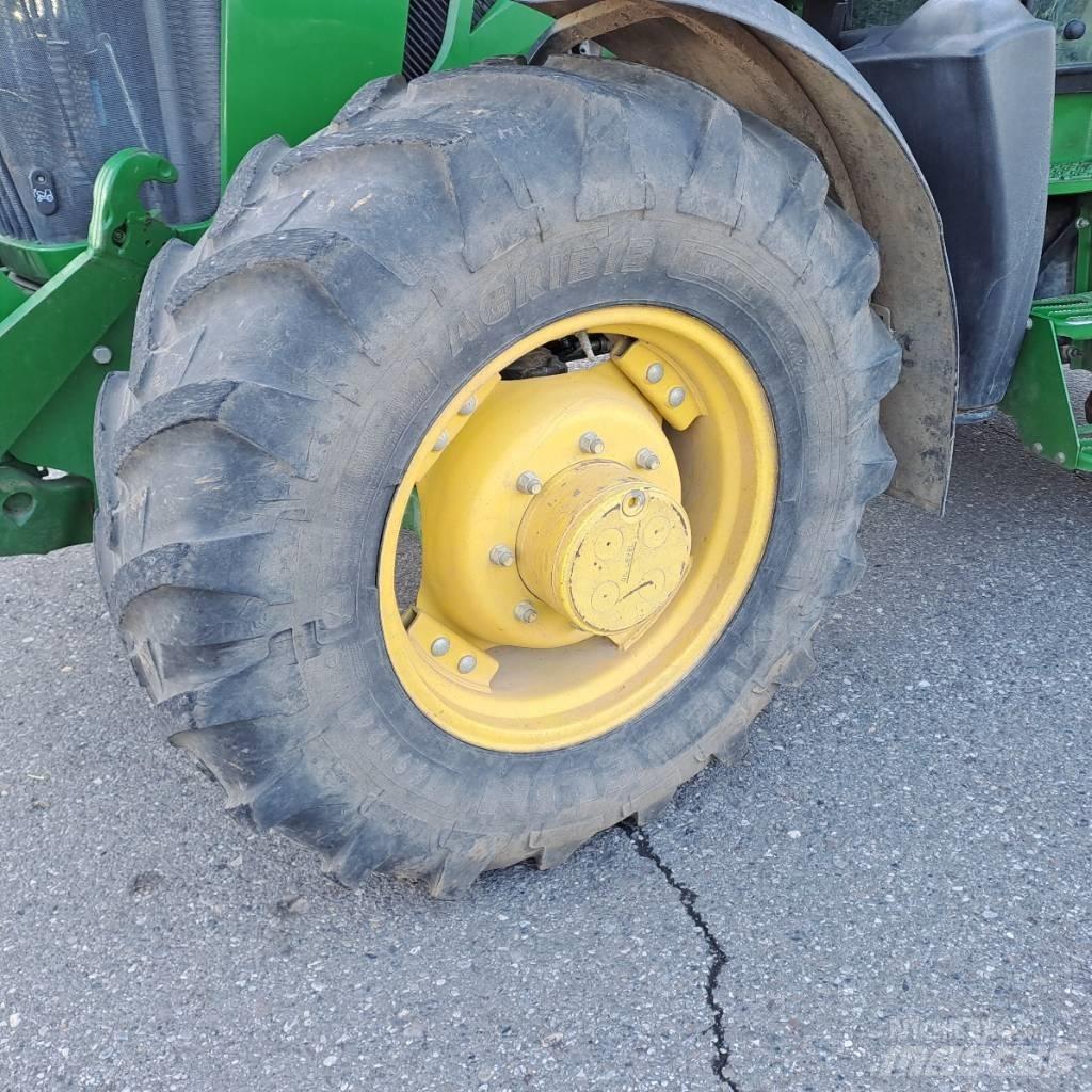 John Deere 5125R Tractoare