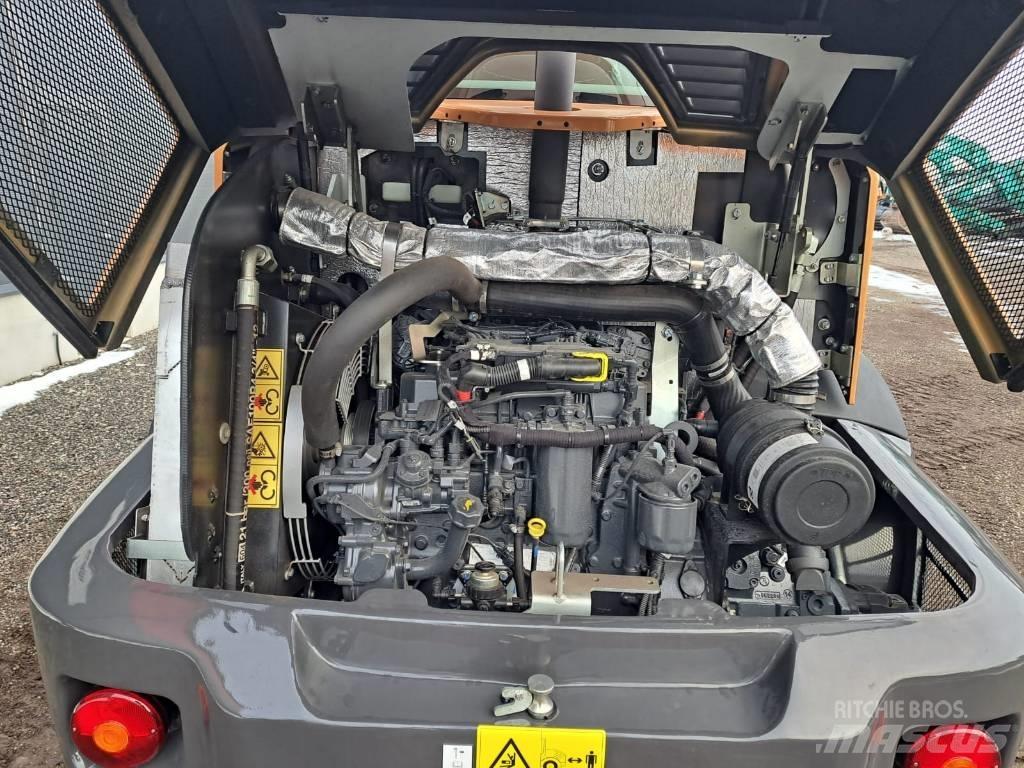 CASE 321 F Incarcator pe pneuri