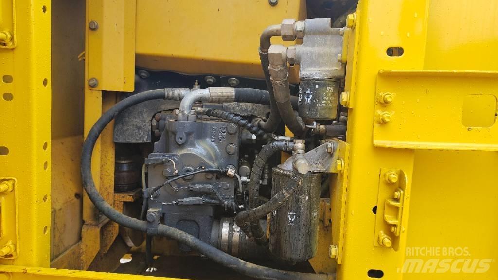 Komatsu PC130-7 Excavatoare pe șenile
