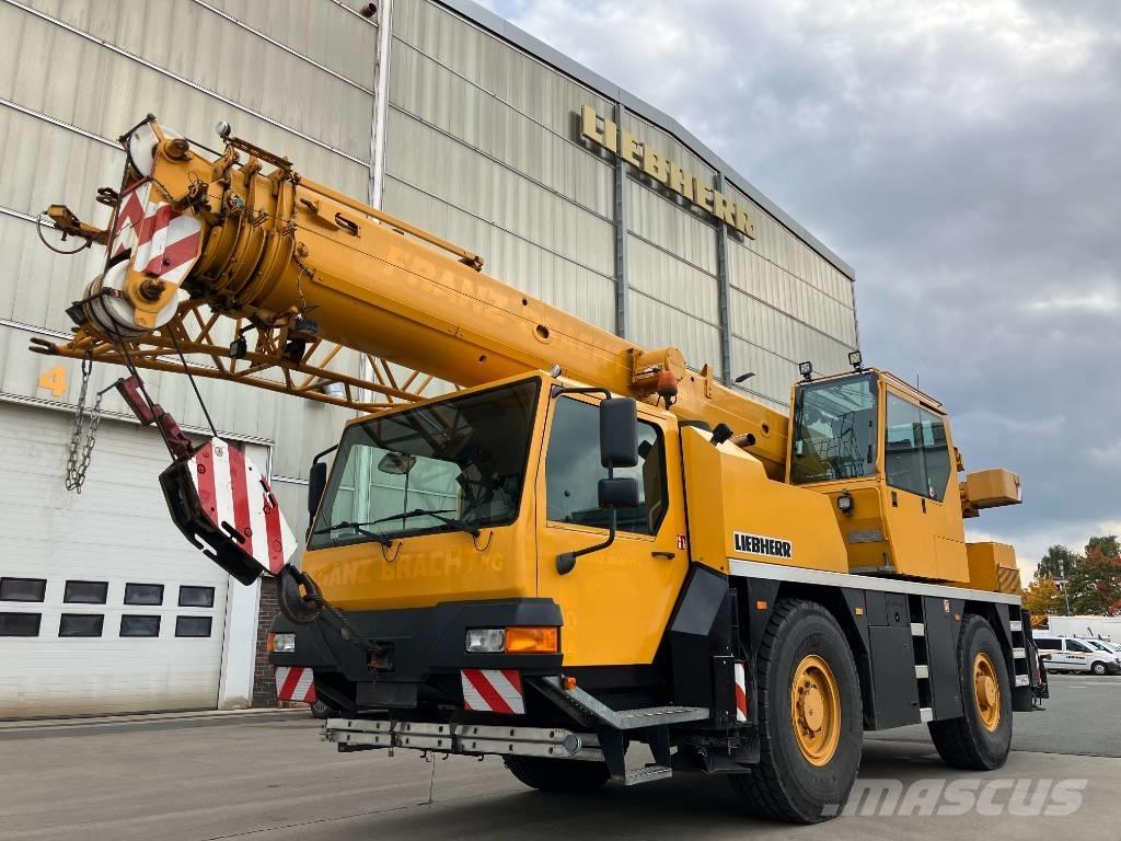 Liebherr LTM 1030-2 Macara pentru orice teren