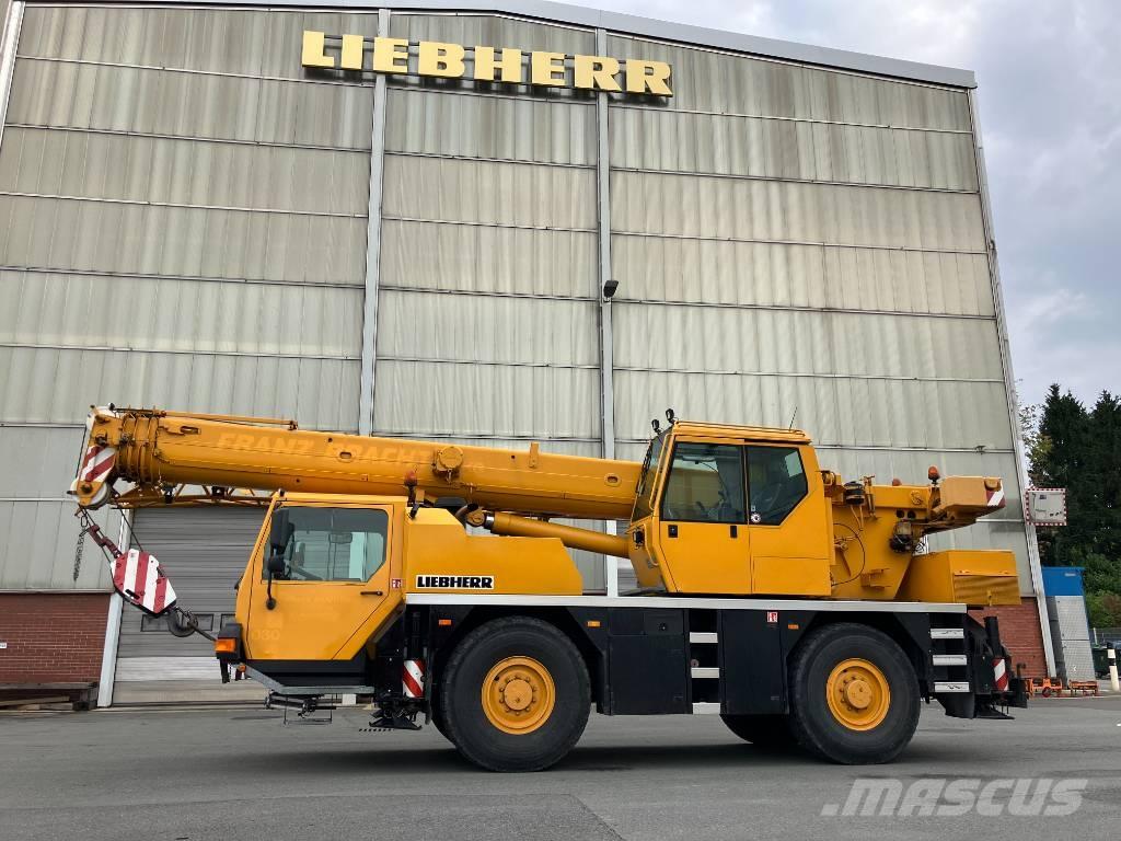 Liebherr LTM 1030-2 Macara pentru orice teren