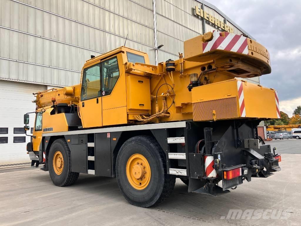 Liebherr LTM 1030-2 Macara pentru orice teren