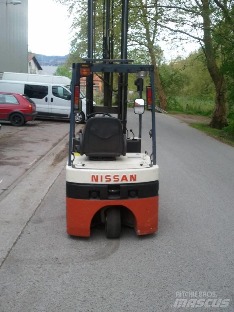 Nissan N01L15U Stivuitor electric