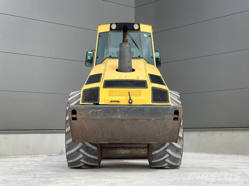 Bomag BW 213 DH-4 Compactoare monocilindrice