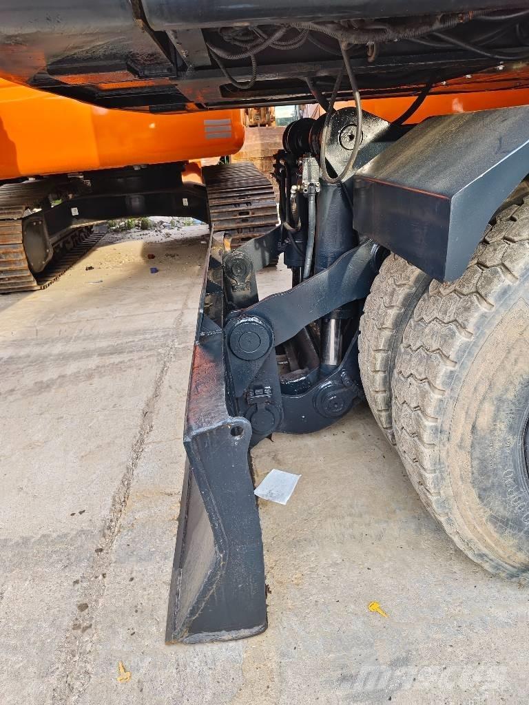 Hyundai R210W-9 Excavatoare cu roti