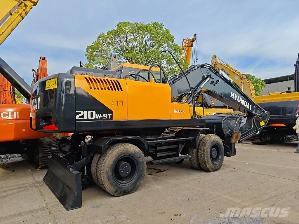 Hyundai R210W-9 Excavatoare cu roti