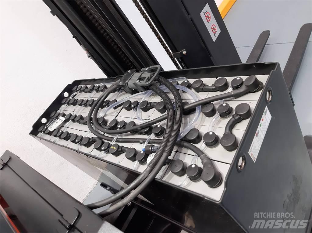 BT RRE 180 E Stivuitor cu catarg retractabil