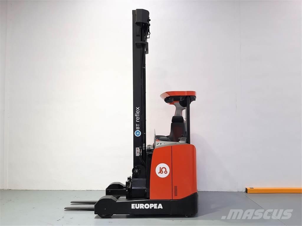 BT RRE 180 E Stivuitor cu catarg retractabil