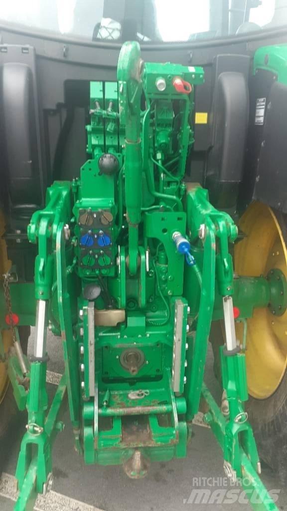 John Deere 6120 R Tractoare