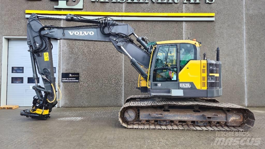 Volvo ECR 235 E L Excavatoare pe șenile
