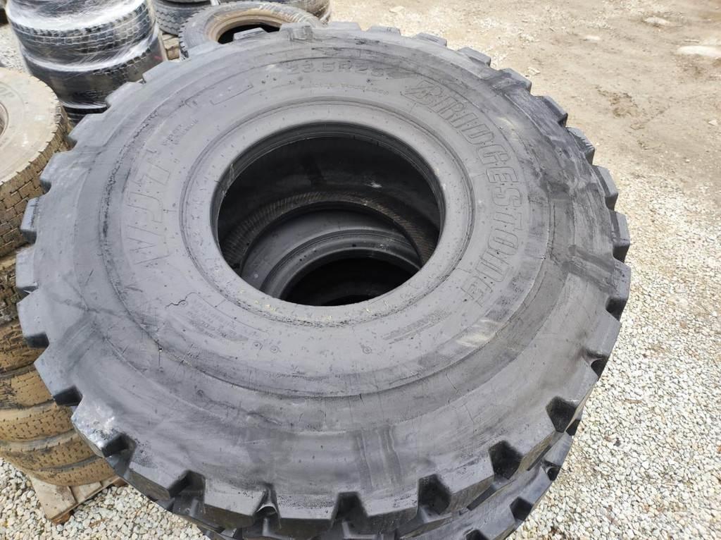  23.5 R25 tires Anvelope, roti si jante