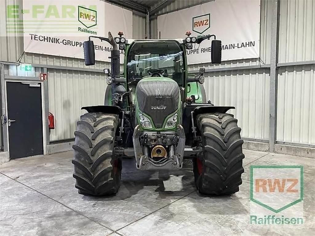 Fendt 700 vario s4 Tractoare