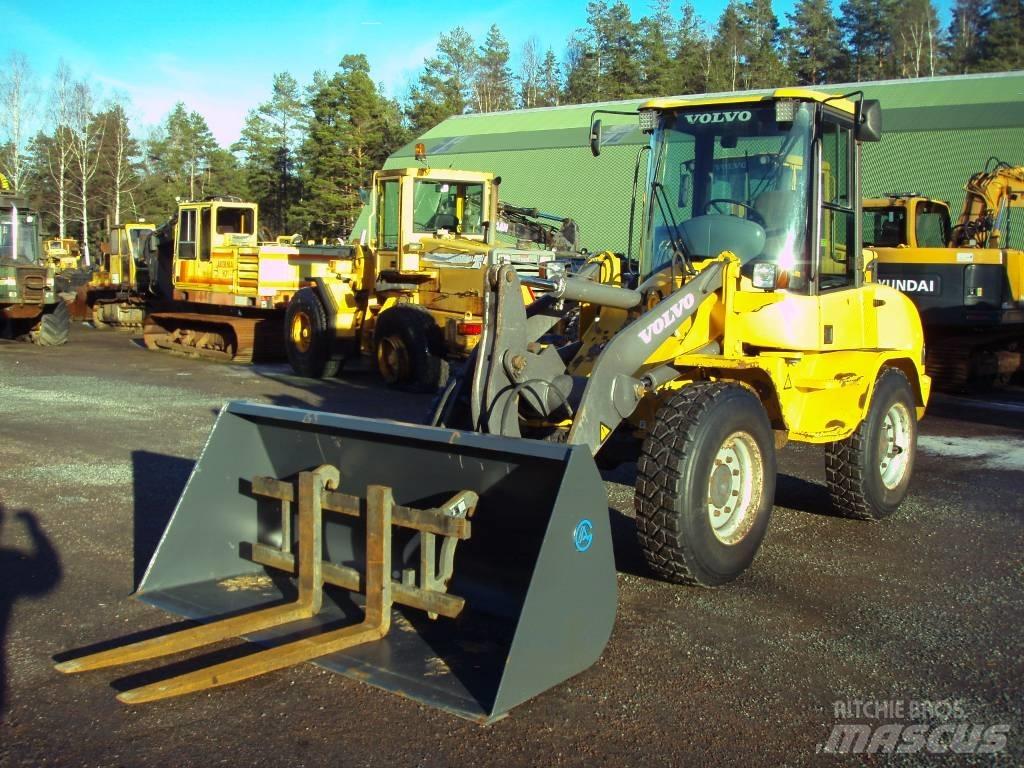 Volvo L 30 Incarcator pe pneuri
